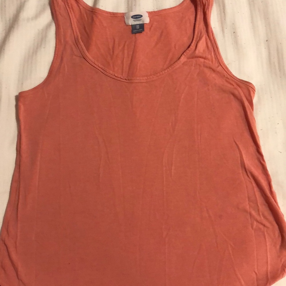 Women’s tank top.